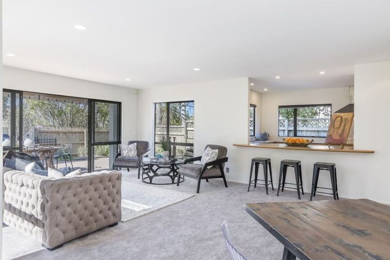 Photo of property in 21/15f Vinograd Drive, Te Atatu Peninsula, Auckland, 0610