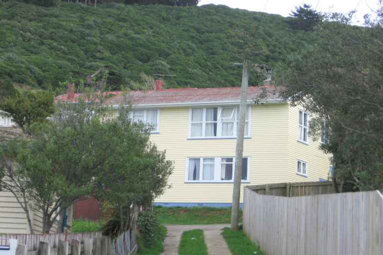 Photo of property in 57 Victory Crescent, Tawa, Wellington, 5028