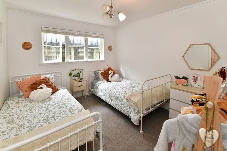 Photo of property in 25 Downer Street, Helensville, 0800