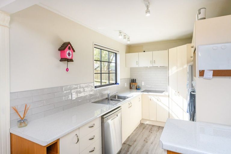 Photo of property in 68 Pencarrow Street, Highbury, Palmerston North, 4412