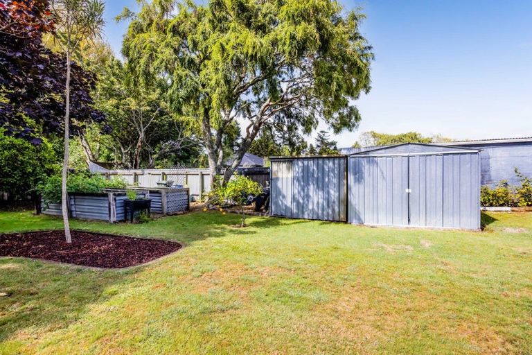 Photo of property in 1 Nikau Street, Inglewood, 4330