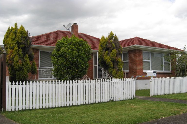 Photo of property in 37 Shortt Avenue, Mangere Bridge, Auckland, 2022