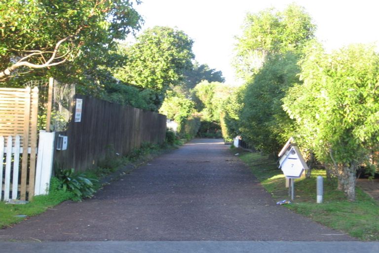 Photo of property in 11 Redlands Grove, Swanson, Auckland, 0612