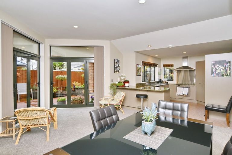 Photo of property in 12 Belgrove Place, Parklands, Christchurch, 8083