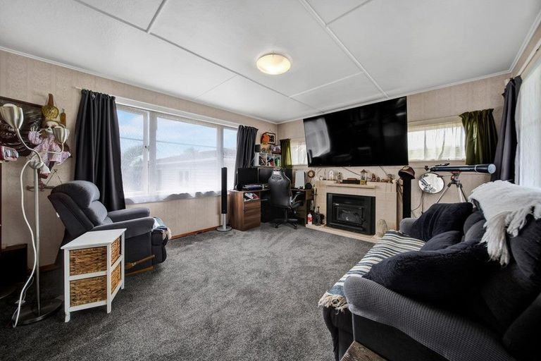 Photo of property in 51 Turuturu Road, Hawera, 4610