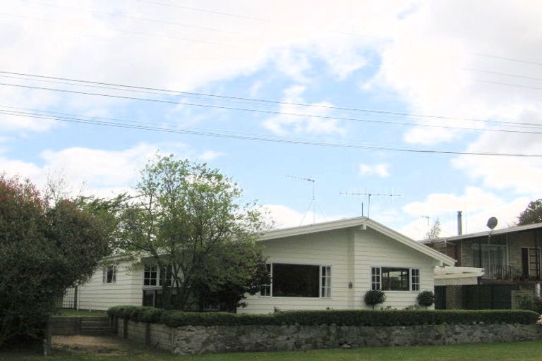 Photo of property in 14 Liston Avenue, Hilltop, Taupo, 3330