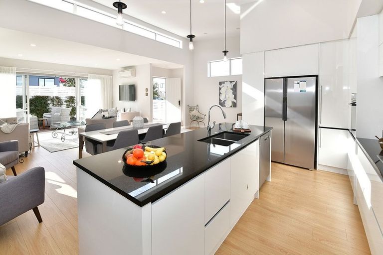 Photo of property in 37 Ascension Crescent, Orewa, 0931