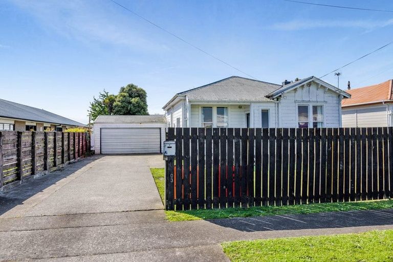 Photo of property in 103 Argyle Street, Hawera, 4610