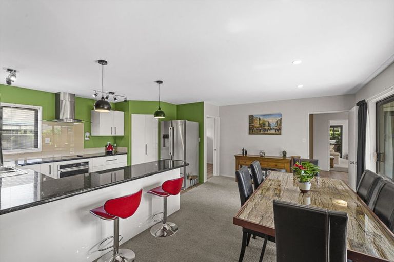 Photo of property in 10 Swithland Place, Avonhead, Christchurch, 8042