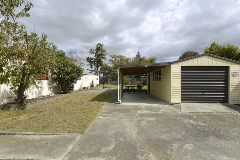 Photo of property in 76 Cuffs Road, Wainoni, Christchurch, 8061