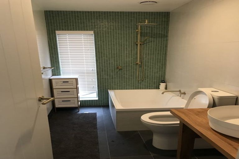 Photo of property in 171a Beach Haven Road, Beach Haven, Auckland, 0626