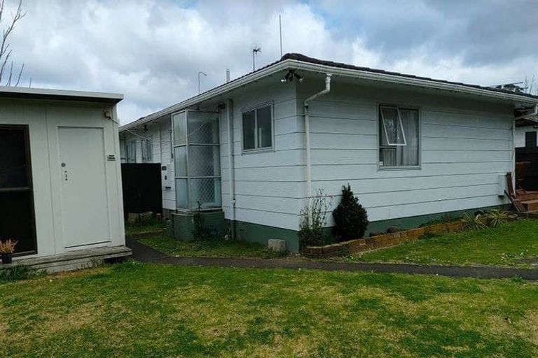 Photo of property in 1/29 Mon Desir Place, Manurewa, Auckland, 2102