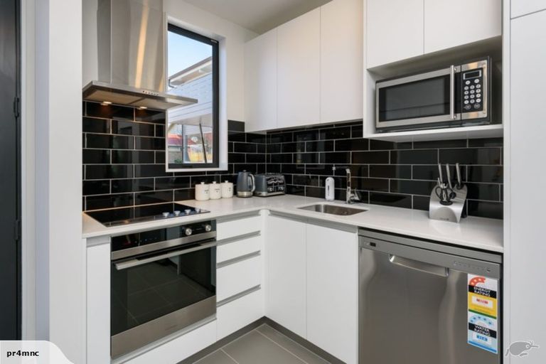 Photo of property in 6/74 Derwent Street, Island Bay, Wellington, 6023