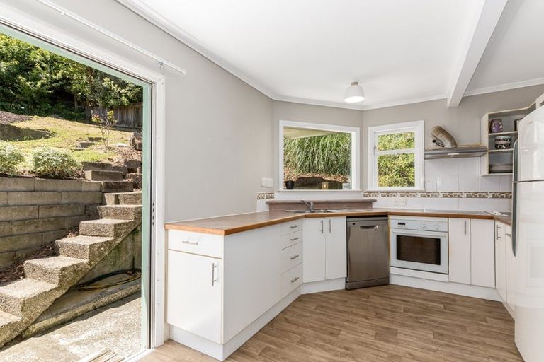 Photo of property in 15 Mana View Road, Paremata, Porirua, 5026