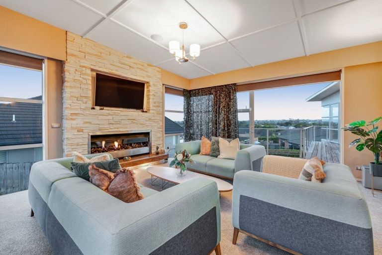 Photo of property in 21 Grand Drive, Orewa, 0931