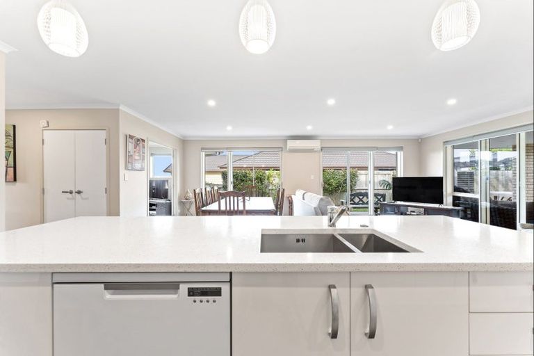 Photo of property in 20 Kokihi Lane, Snells Beach, 0920