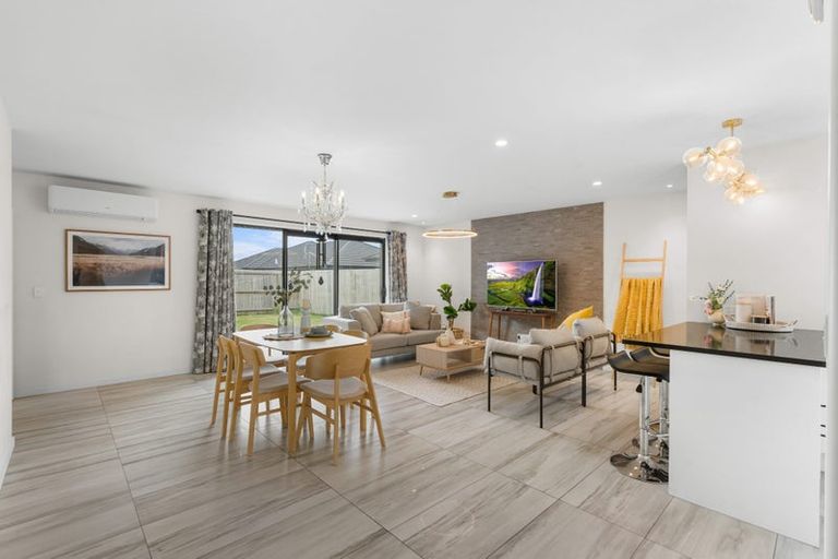 Photo of property in 6 Olearia Lane, Halswell, Christchurch, 8025