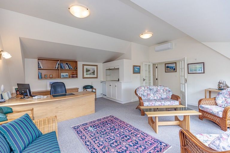 Photo of property in 32 Brassey Road, Saint Johns Hill, Whanganui, 4500