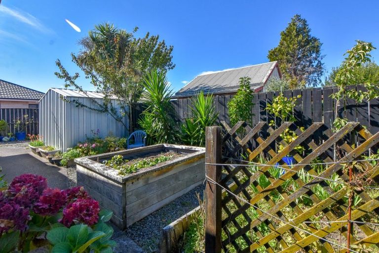 Photo of property in 72 Pembroke Street, Carterton, 5713