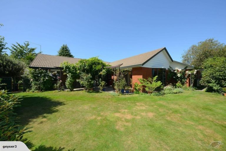 Photo of property in 25d Ramore Place, Redwood, Christchurch, 8051