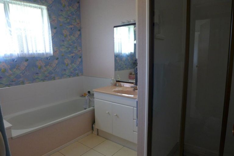 Photo of property in 63 Sarabande Avenue, Redwood, Christchurch, 8051