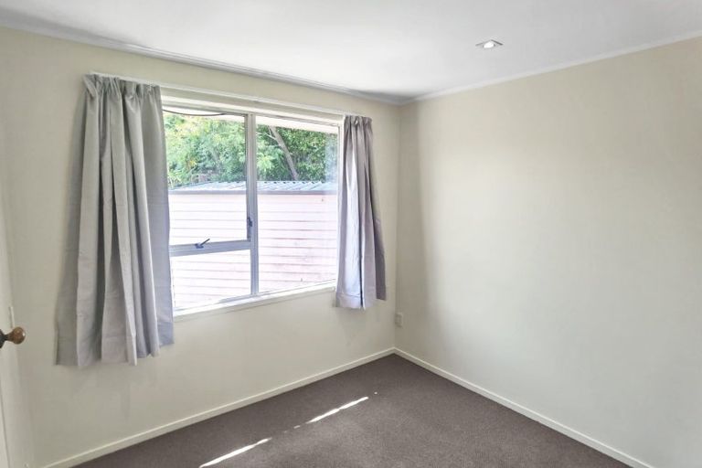 Photo of property in 15 Walnut Lane, Browns Bay, Auckland, 0630
