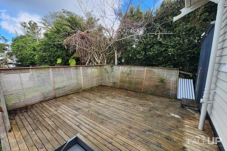 Photo of property in 1/194 Waimumu Road, Massey, Auckland, 0614