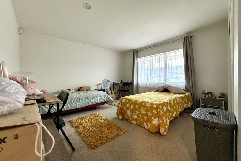 Photo of property in 2/279 Hobsonville Road, Hobsonville, Auckland, 0618