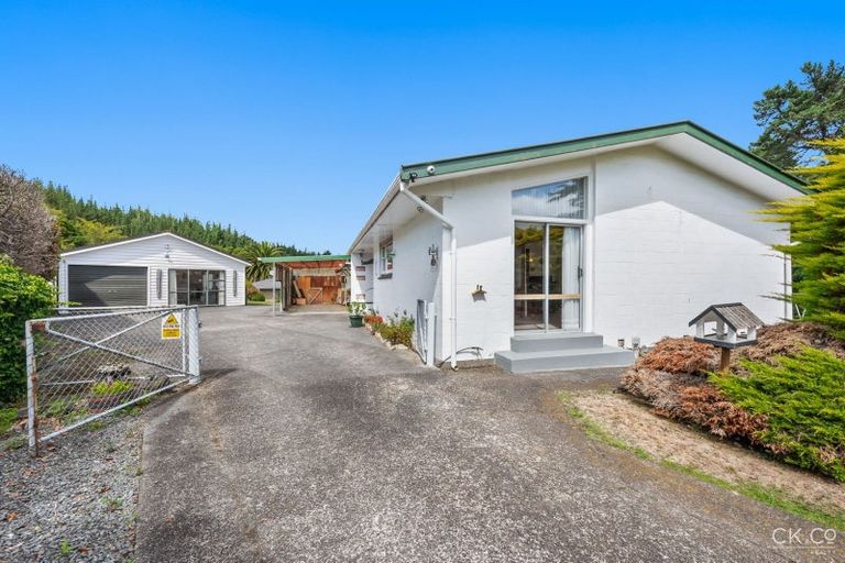 Photo of property in 42 Norana Road, Maoribank, Upper Hutt, 5018