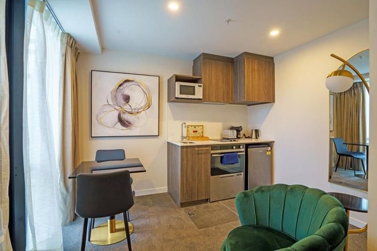 Photo of property in Proximity Apartment Hotel, 172 Thorndon Quay, Pipitea, Wellington, 6011