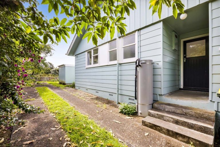 Photo of property in 12 Grenville Street, Marfell, New Plymouth, 4310