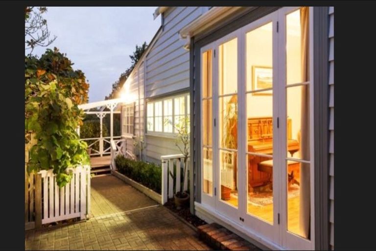 Photo of property in 46 Bradbury Road, Botany Downs, Auckland, 2010