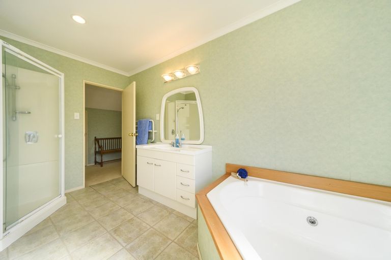 Photo of property in 23 Chadwick Place, Highbury, Palmerston North, 4412