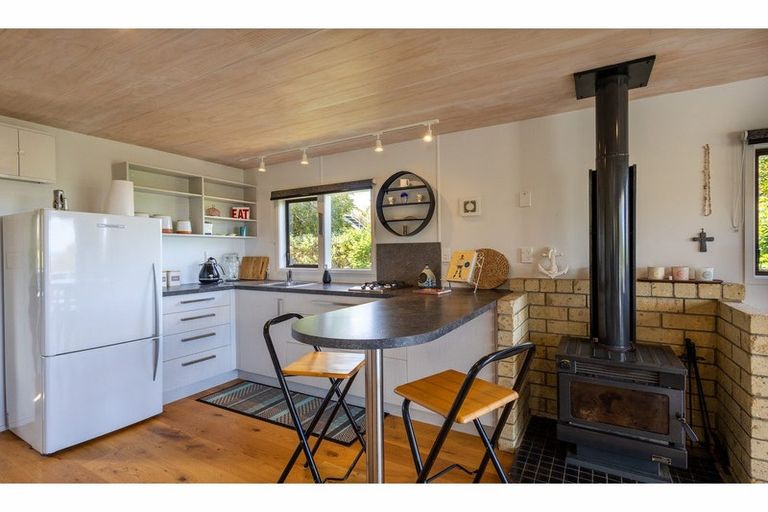 Photo of property in 6569 Pouto Road, Pouto, 0391