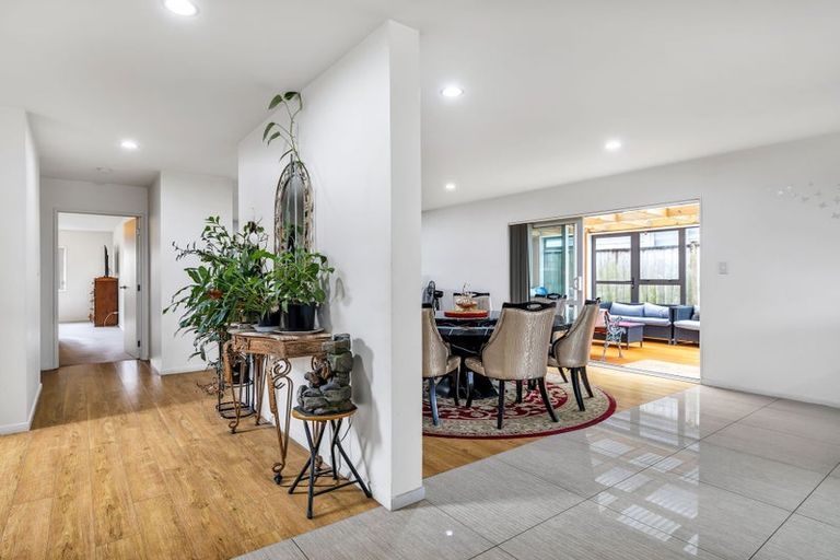 Photo of property in 33 Pickaberry Avenue, Karaka, Papakura, 2113