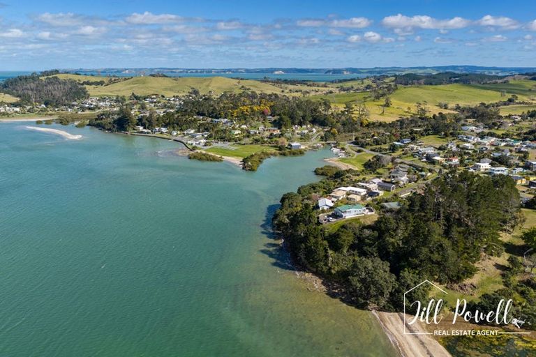Photo of property in 13 Moana Road, Tinopai, 0593