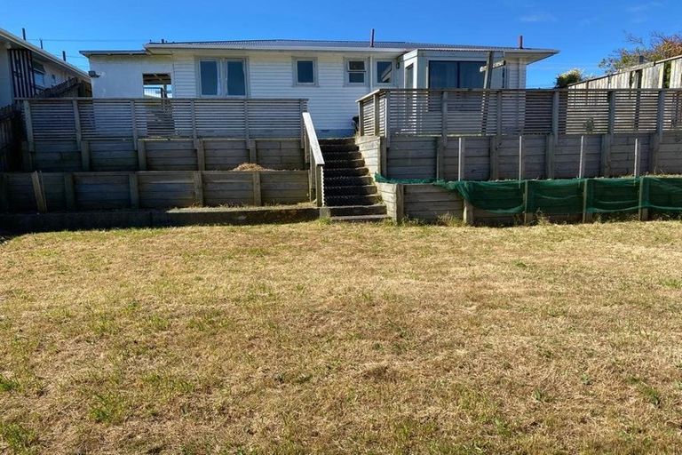 Photo of property in 39 Baylands Drive, Newlands, Wellington, 6037