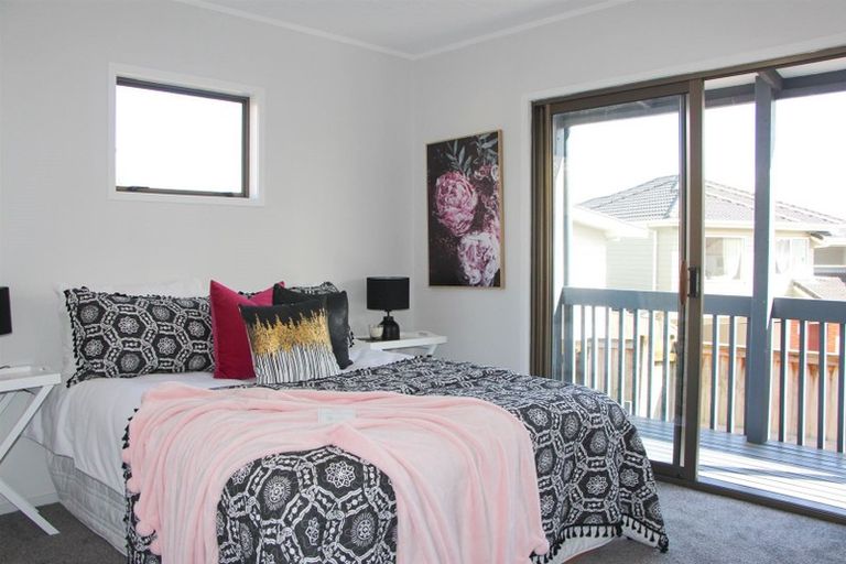 Photo of property in 70 Hutchinsons Road, Bucklands Beach, Auckland, 2014