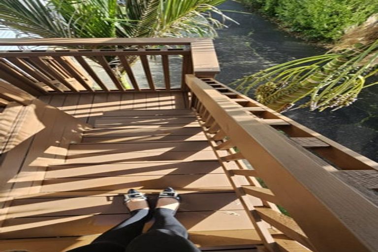 Photo of property in 2/25 Moire Road, Massey, Auckland, 0614