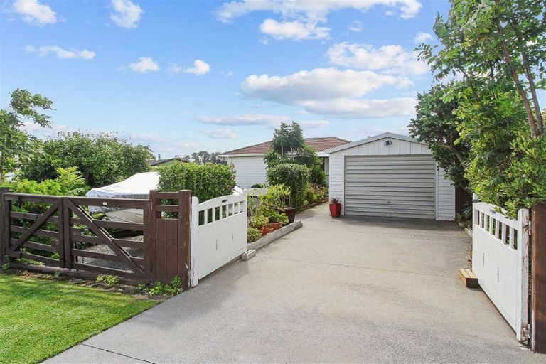 Photo of property in 48 Wharf Road, Clarks Beach, Pukekohe, 2679