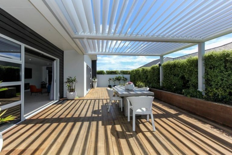 Photo of property in 18 Wentworth Lane, Waiwhakaiho, New Plymouth, 4312