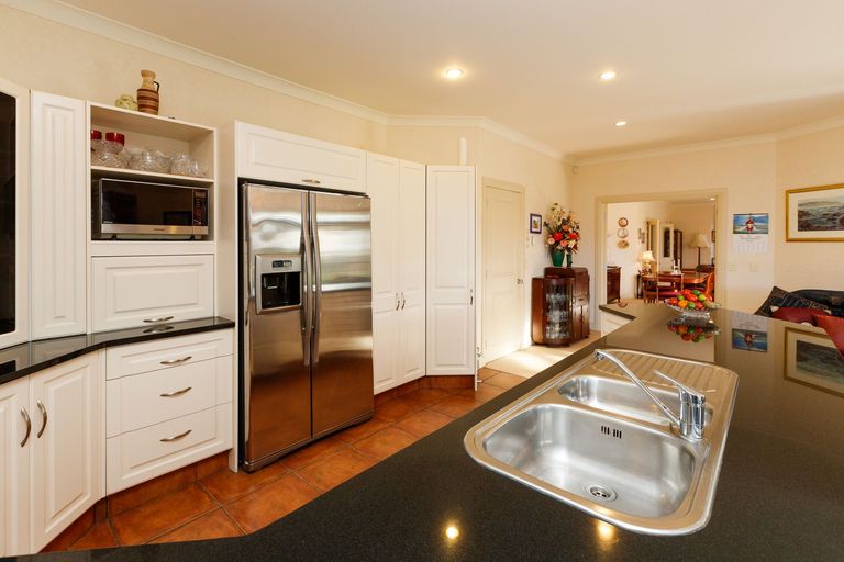 Photo of property in 7 Heritage Place, Terrace End, Palmerston North, 4410