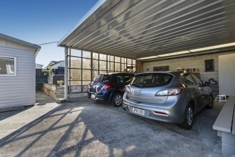 Photo of property in 19 Mcnaughton Avenue, Mangere East, Auckland, 2024