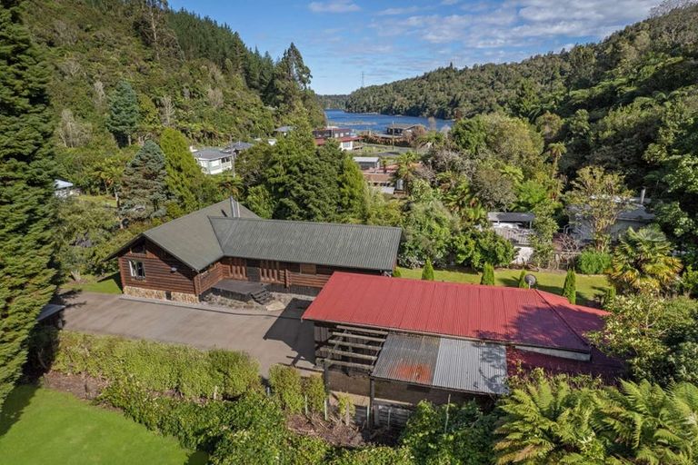 Photo of property in 16 Tombleson Road, Lake Rotoma, Rotorua, 3074