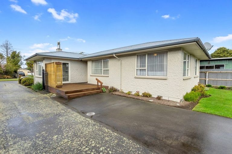 Photo of property in 9 Colesbury Street, Bishopdale, Christchurch, 8053