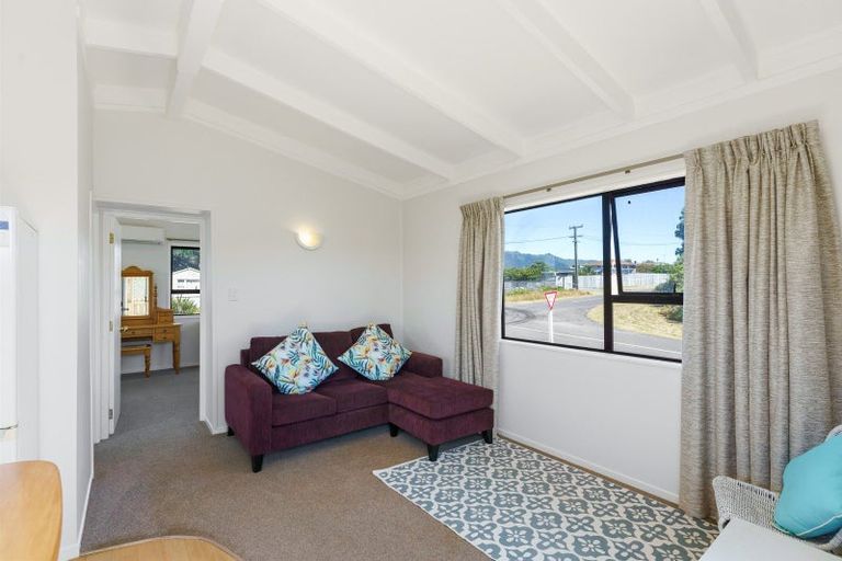 Photo of property in 19 Dixie Street, Te Horo Beach, Otaki, 5581