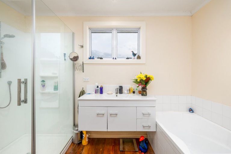 Photo of property in 229 Waihao Back Road, Waimate, 7979