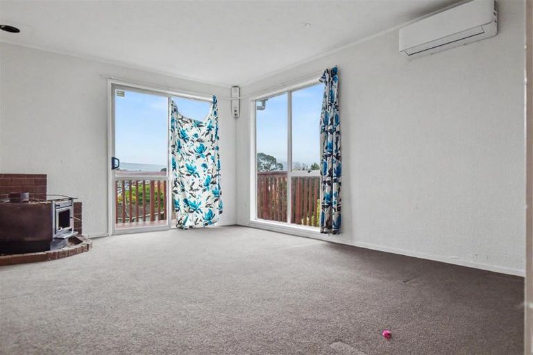 Photo of property in 14 Kilcar Place, Massey, Auckland, 0614