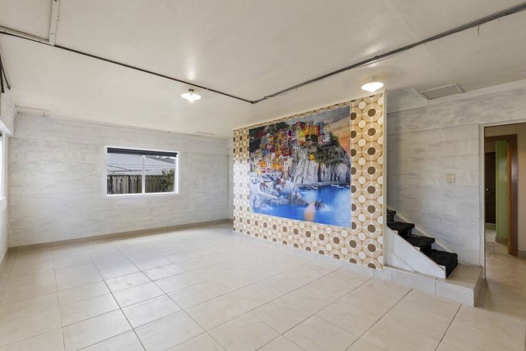 Photo of property in 164a Tukapa Street, Westown, New Plymouth, 4310