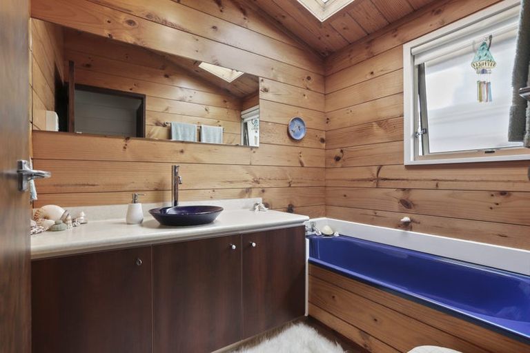 Photo of property in 28 Anich Road, Massey, Auckland, 0614